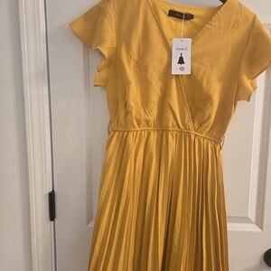 Zesica Yellow Pleated Dress